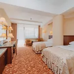 מלון Golebiewski 4*